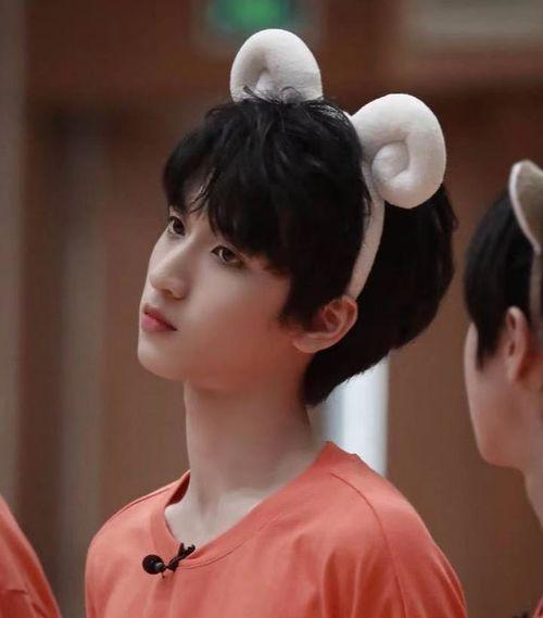 娱乐吃瓜君严浩翔